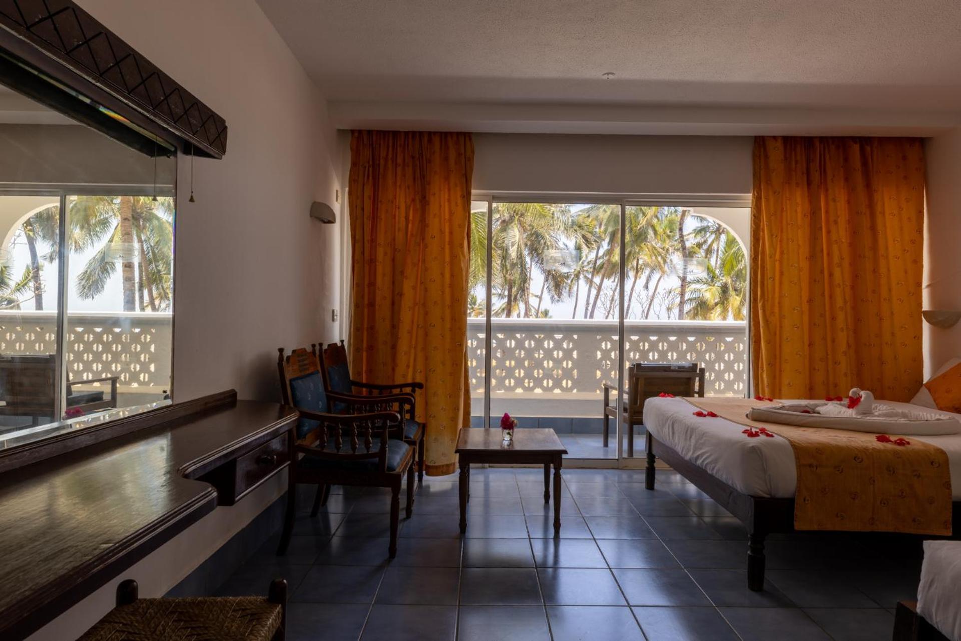 Sun N Sand Beach Resort Mombasa Esterno foto