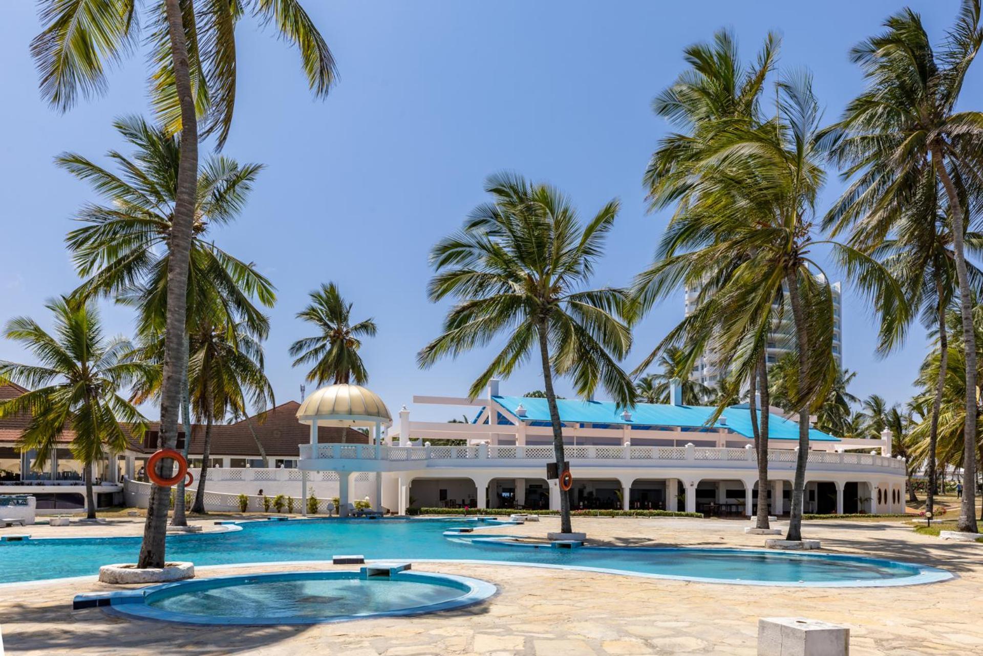 Sun N Sand Beach Resort Mombasa Esterno foto