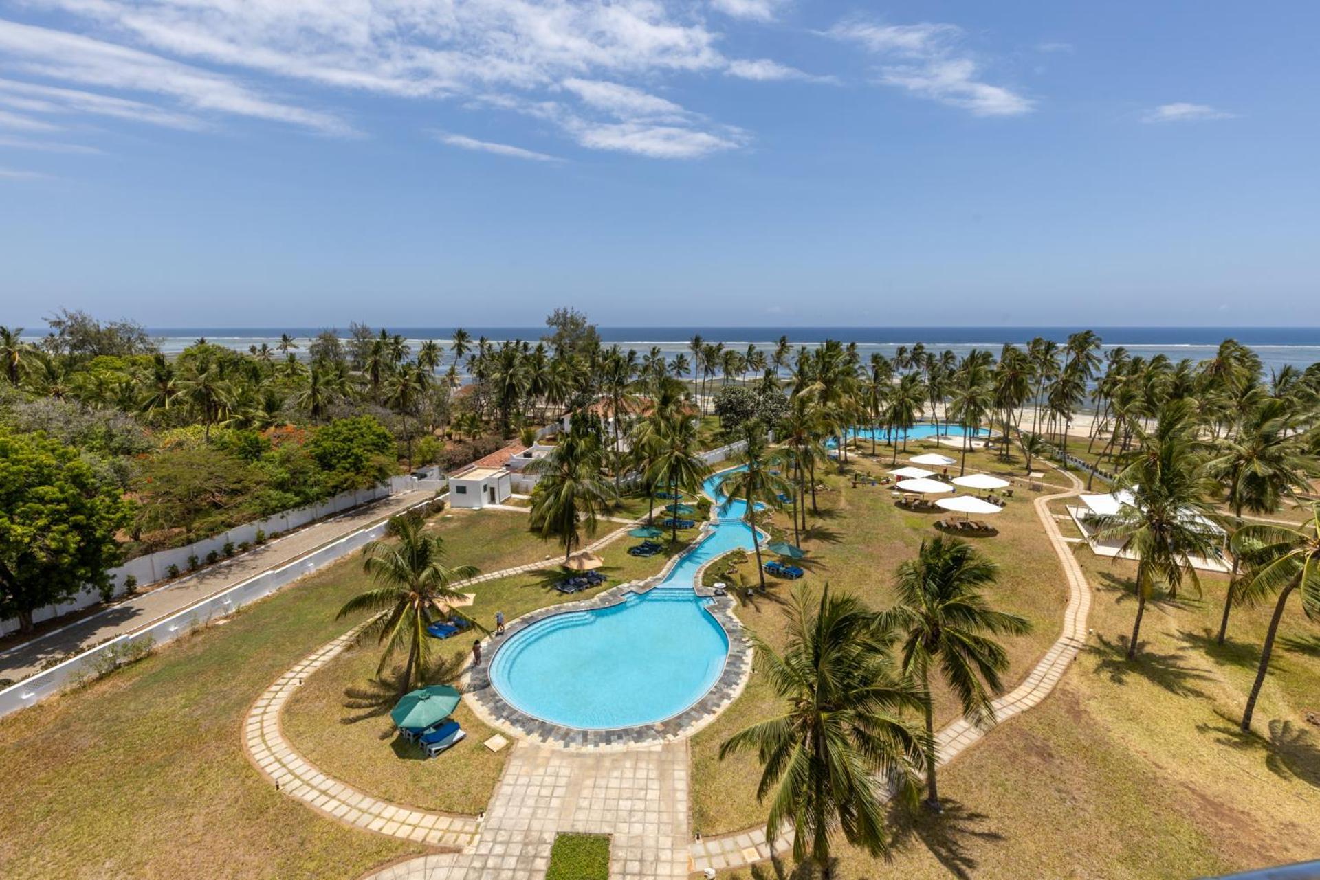 Sun N Sand Beach Resort Mombasa Esterno foto