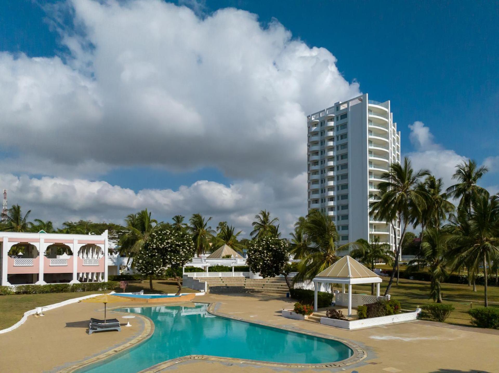 Sun N Sand Beach Resort Mombasa Esterno foto