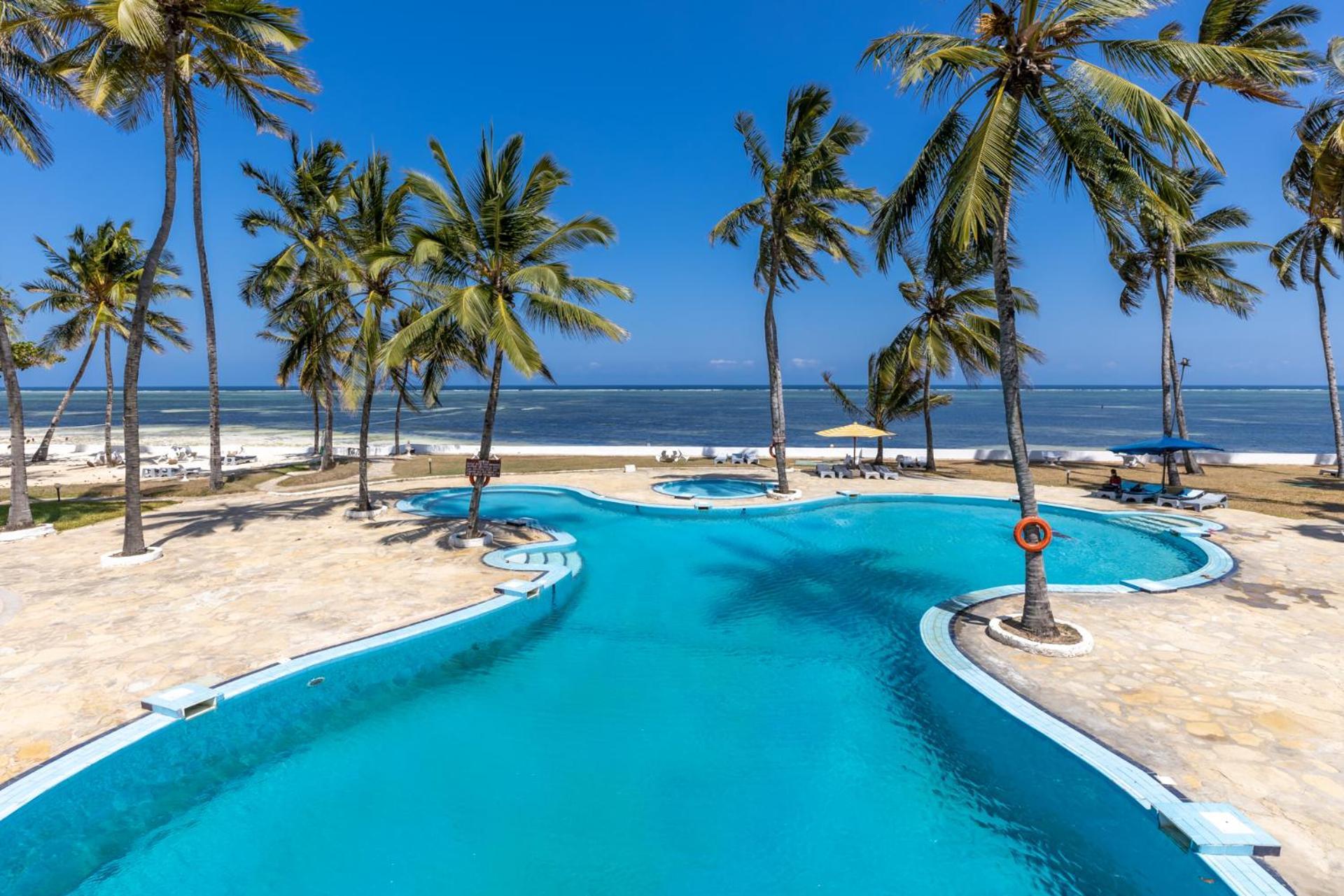Sun N Sand Beach Resort Mombasa Esterno foto