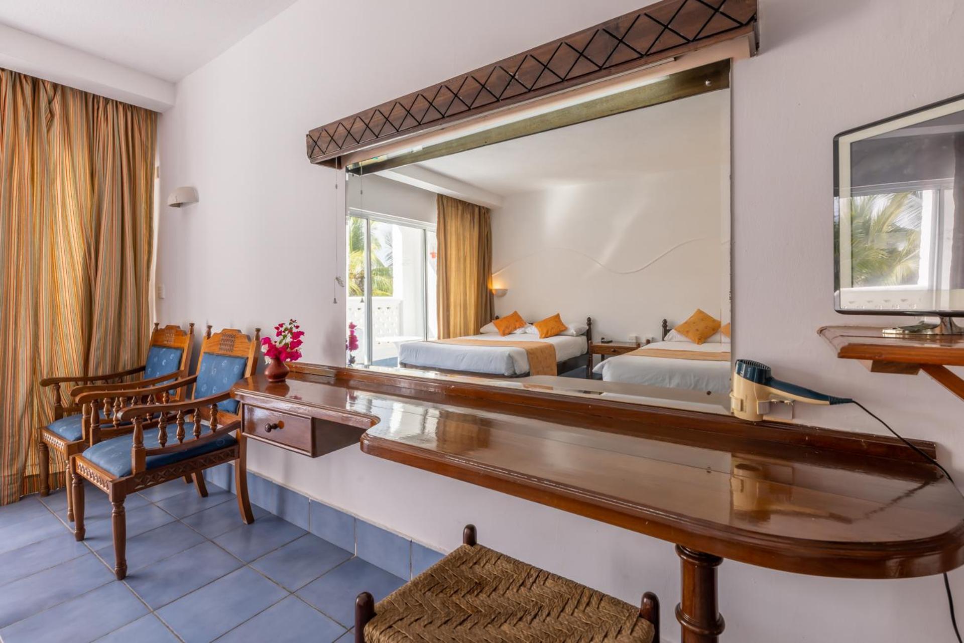 Sun N Sand Beach Resort Mombasa Esterno foto