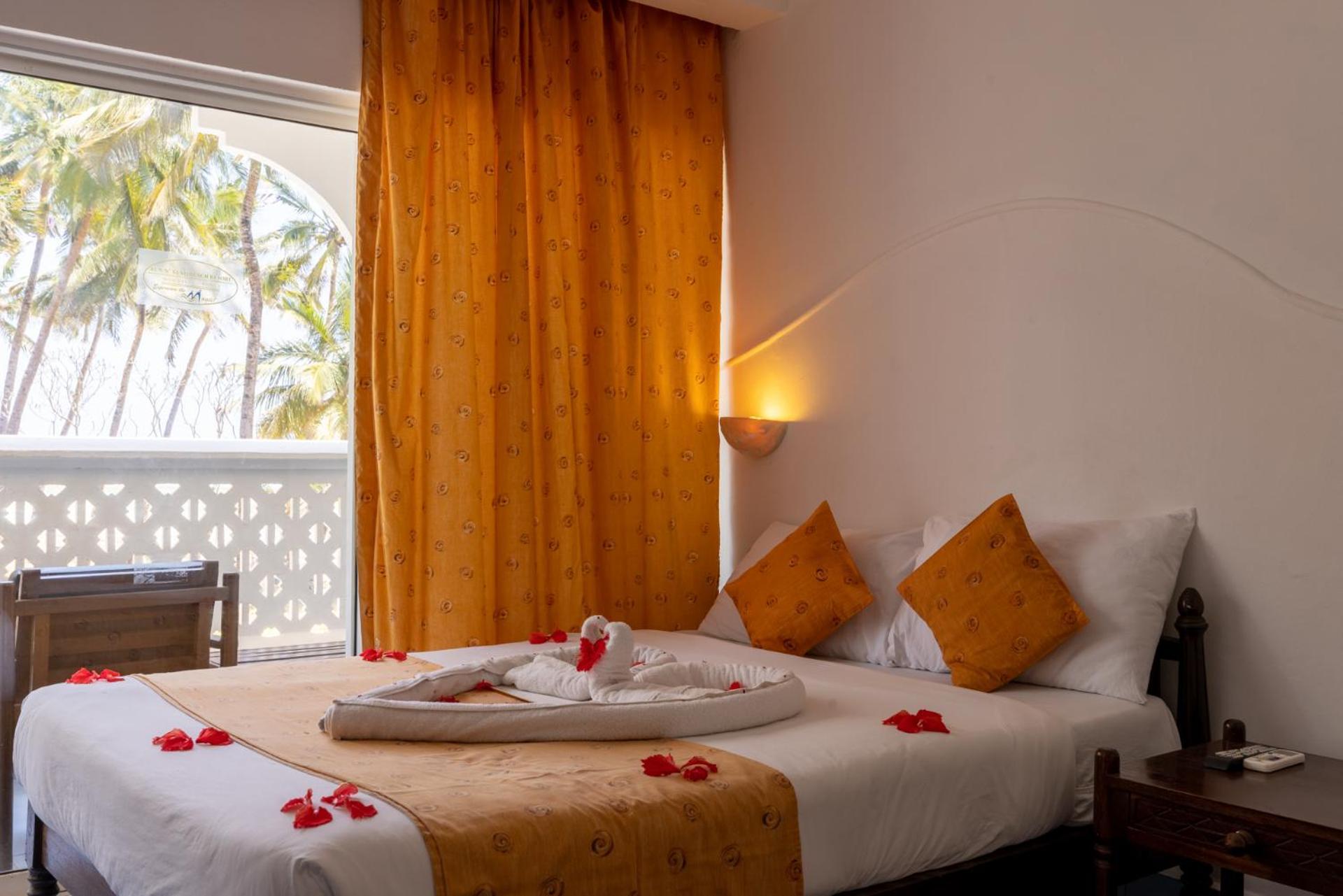 Sun N Sand Beach Resort Mombasa Esterno foto