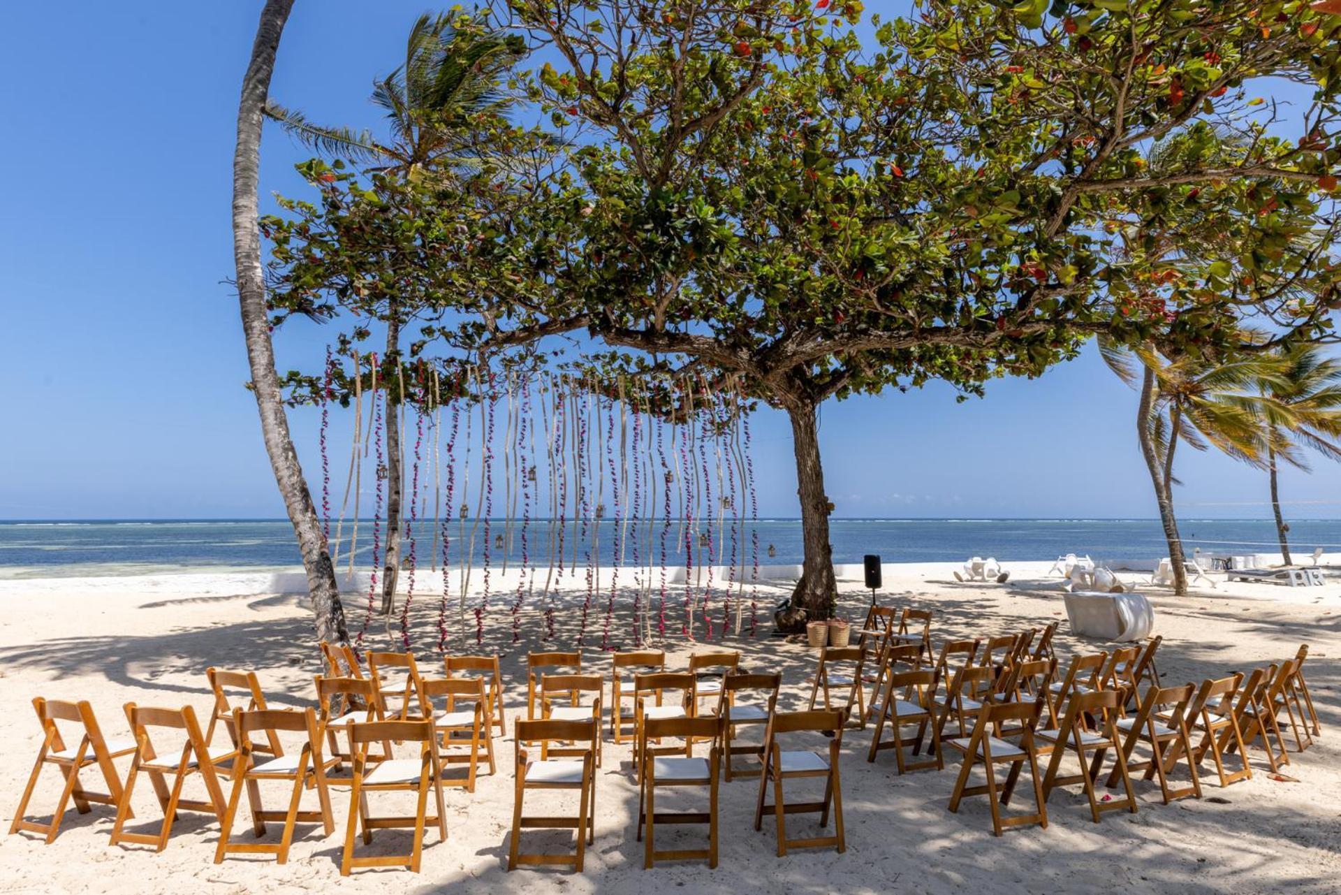 Sun N Sand Beach Resort Mombasa Esterno foto